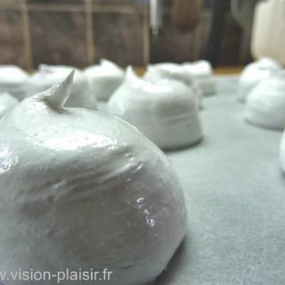 Pocher meringue